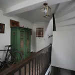 Cozy City Center, 4 Bedroom- 120Sq, 5Min Walk To Main Station