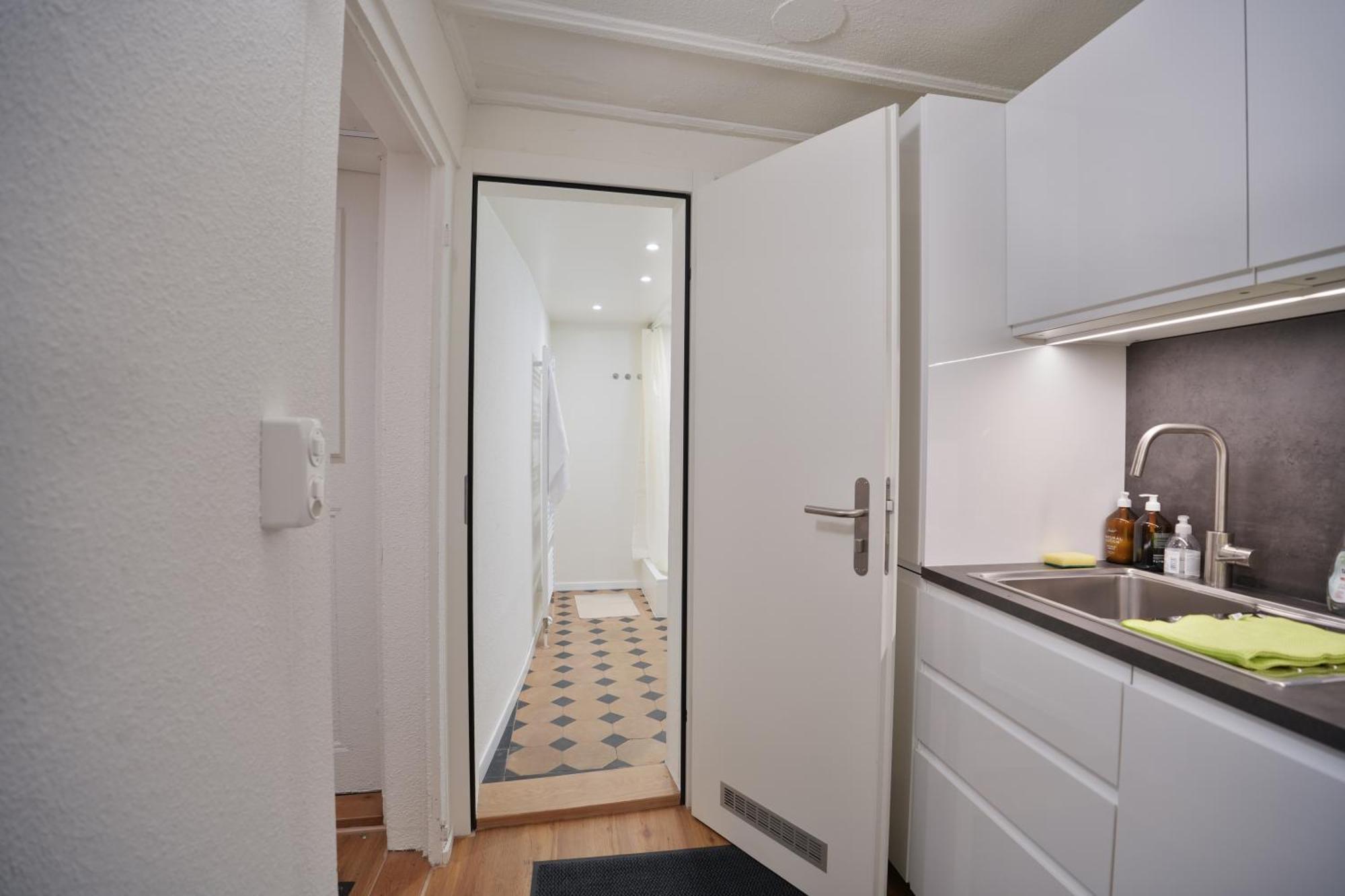 Cozy Center, 4 Bedroom- 120sq, 5min Walk To Main Station Basel